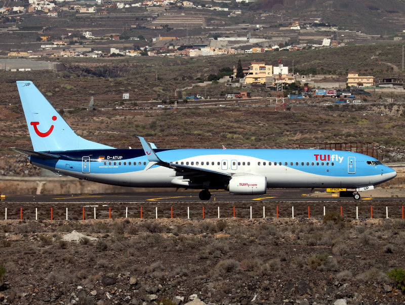 B737-800 D-ATUP