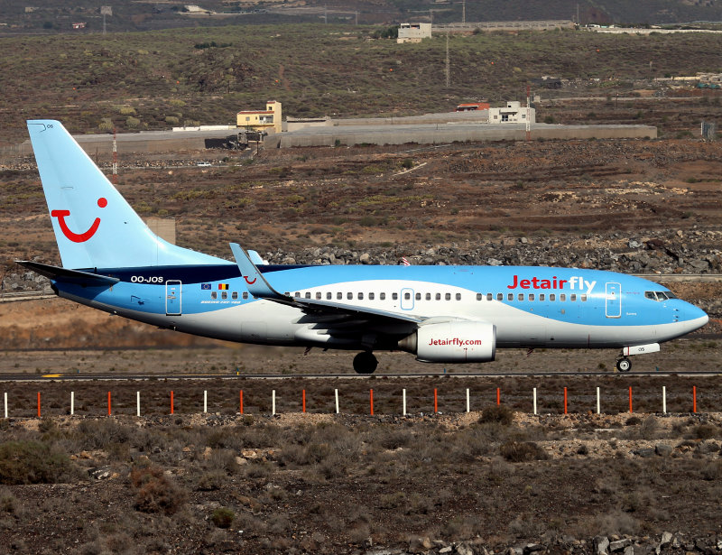 B737-700 OO-JOS 
