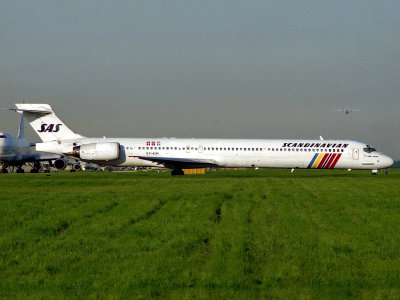 MD-90  OY-KIM  