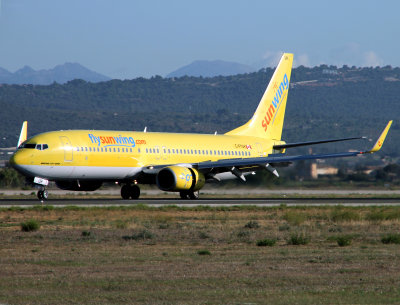 B737-800  C-FYUH  