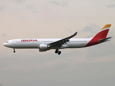 A330-300  EC-LZJ 