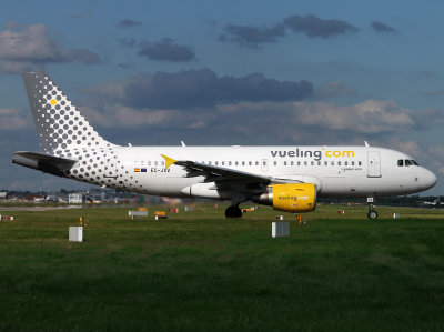 Vueling's daily A319 Florence service has now switched from Heathrow to Gatters..