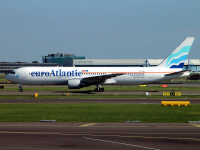 B767-300  CS-TRN 