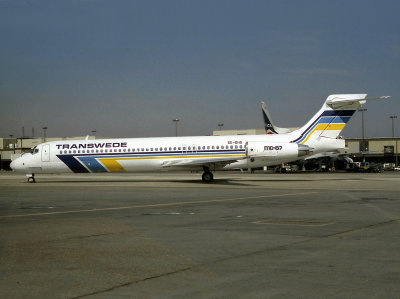 MD-87  SE-DHG  LGW CPD.jpg