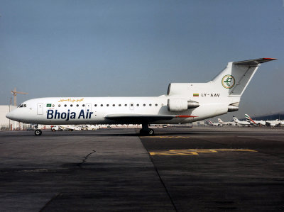 YAK-42D   LY-AAV   DXB 2001            c.jpg