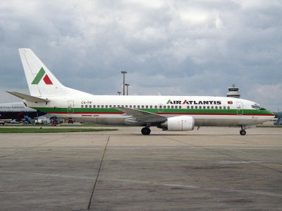 B737-300 CS-TIF LGW C.Doggett          c.jpg