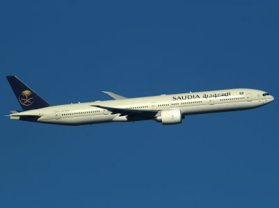 B777-300 HZ-AK26 