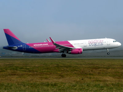 New type for Wizz,here in the new colourscheme departing from 08 at Luton.