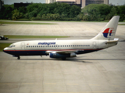 B737-200 9M-MBO 