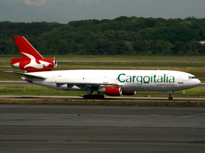 DC10-30F I-CGIA 