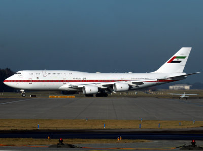 B747-800 A6-PFA 