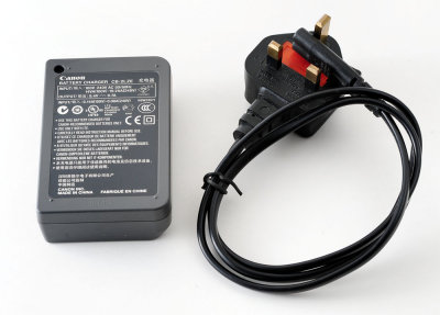 02 Canon Battery Charger CB-2LZE.jpg