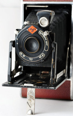 03 Agfa Billy Folding 120 Roll Film Camera.jpg