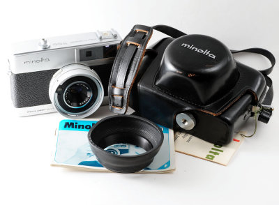 01 Minolta Autopak 700 126 Film Camera.jpg