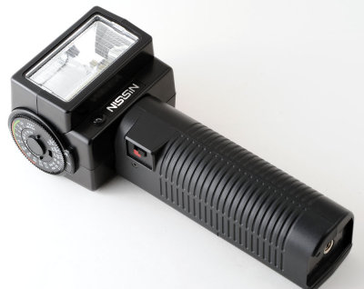 02 Nissin 3200 GT Hammerhead Flash.jpg