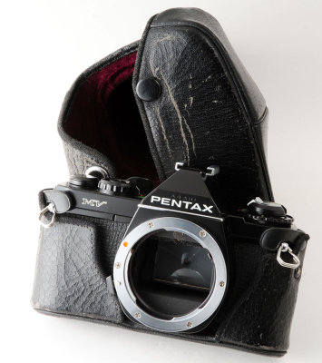 09 Pentax MV Black Body.jpg