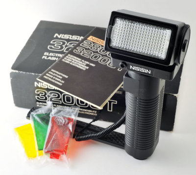 01 Nissin Hammer Head Flash 3200GT.jpg