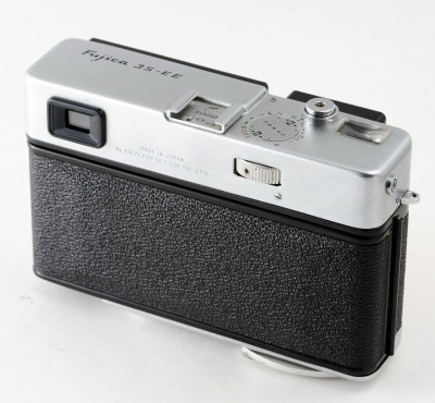 02 Fujica 35-EE Camera.jpg