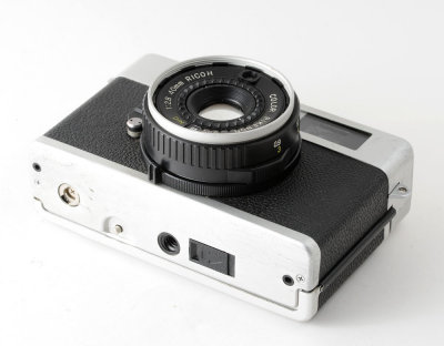 03 Ricoh 500 RF Rangefinder Camera.jpg