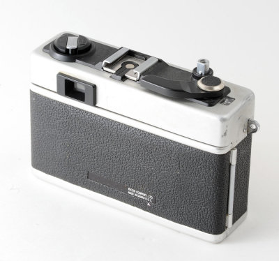 02 Ricoh 500 RF Rangefinder Camera.jpg