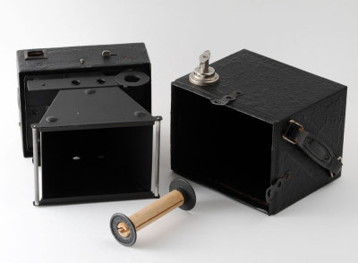 05 Coronet Every Distance Box Camera Boxed.jpg