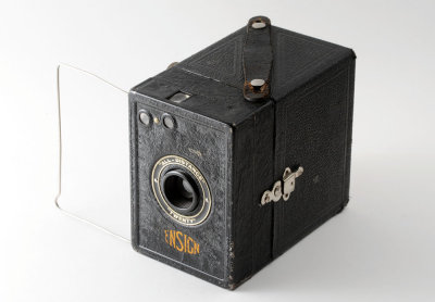 02 Ensign Twenty All Distance Box Camera.jpg