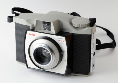02 Kodak Brownie 44A Camera.jpg