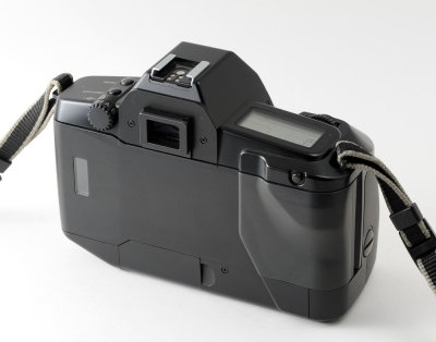 02 Canon EOS 650 Camera Body.jpg