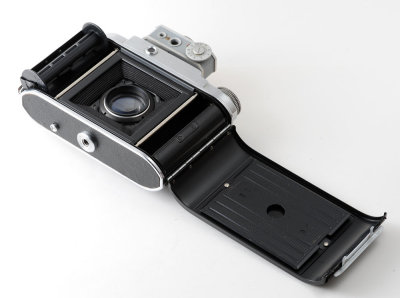 04 Franka Solida III Folding 120 Roll Film Camera.jpg