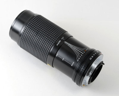 05 Pentacon Prakticar 80-200mm f4.5~5.6 PB MC Zoom Lens.jpg