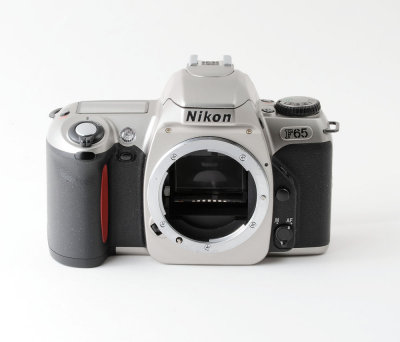 01 Nikon F65.jpg