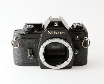 01 Nikon EM.jpg