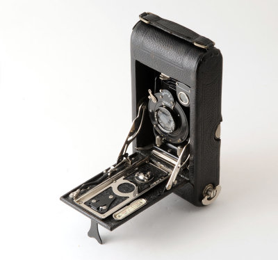 07 Barker's of Kensington Ensign Folding Roll Film Camera.jpg