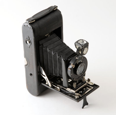 02 Barker's of Kensington Ensign Folding Roll Film Camera.jpg