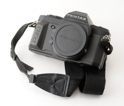 07 Pentax P30n SLR Camera Body.jpg