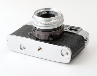 04 Yashica Minister II 35mm Rangefinder Camera.jpg