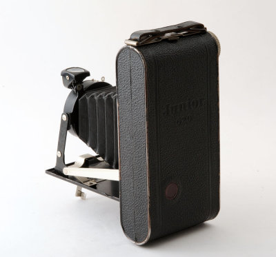04 Kodak Junior 620 Roll Film Deco Camera.jpg