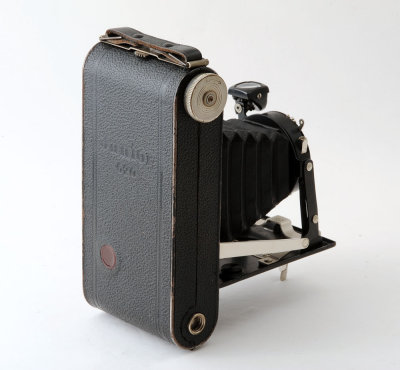 03 Kodak Junior 620 Roll Film Deco Camera.jpg