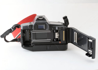 05 Canon EOS 600 35mm Film SLR Camera Body.jpg