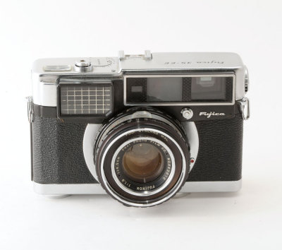01 Fujica 35-EE 35mm Rangefinder Camera.jpg