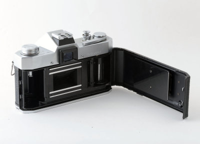 05 Topcon Beseler Unirex 35mm SLR Camera Body.jpg