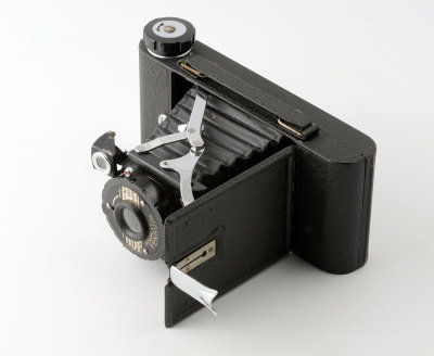 03 Kershaw Penguin Eight 20 Folding Roll Film Camera with Case.jpg