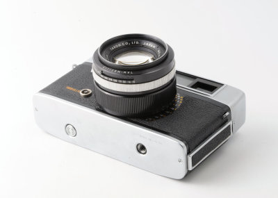 04 Taron Marquis 35mm Rangefinder Camera with Case.jpg
