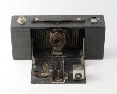 05 Kodak No. 2A Folding Pocket Brownie Camera.jpg