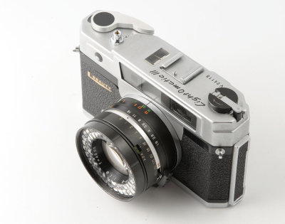 03 Beauty Lightomatic III 35mm Rangefinder Camera.jpg