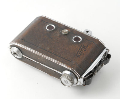 07 Welta Perle 120 Roll Film Folding Camera.jpg