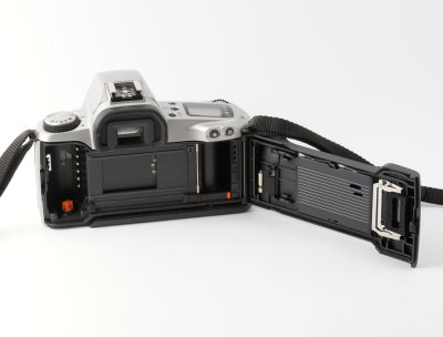 04 Canon EOS 500 N 35mm Film SLR Camera Body .jpg