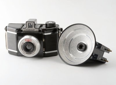05 Coronet 66 120 Roll Film Camera with Coro-Flash.jpg