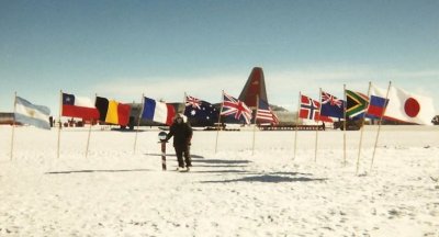 DL-Dave AT South Pole E-9.jpg