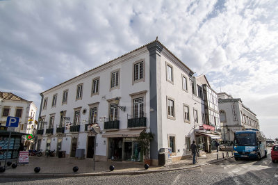 Edifcio na Praa Ferreira de Almeida (Imvel de Interesse Pblico)